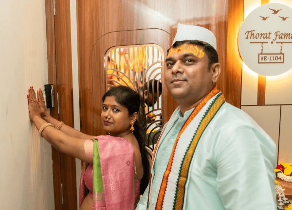 Housewarming photography Pune capturing Griha Pravesh rituals, family gatherings, and joyful moments during a traditional housewarming ceremony.