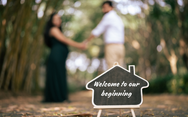 Professional maternity photoshoot in Pune with an expecting couple in a beautifully styled session.