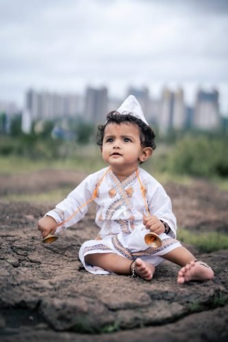 Expert sitter session photography in Baner for babies who have just started sitting