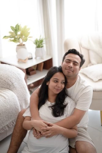 Award-winning shots by the best maternity photographer in Pune.