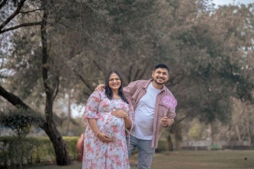 Classic black and white maternity studio portraits in Baner.