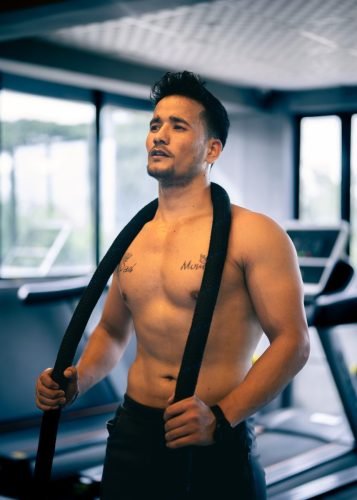 Best portrait photographers in Pune for outdoor lifestyle sessions.