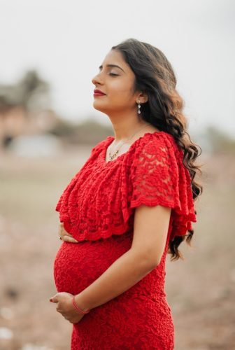 maternity-portrait-session-pune-outdoors.jpg