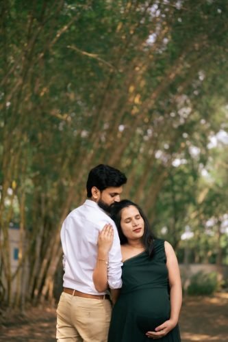 Artistic maternity portraits in Baner surrounded by nature