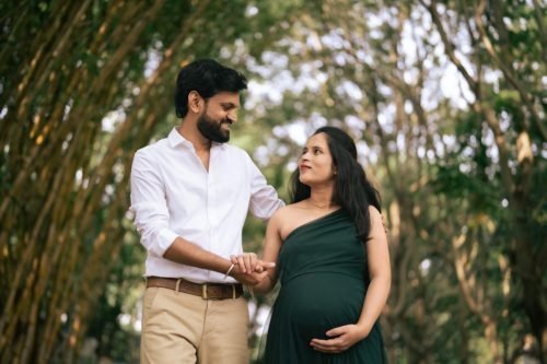 Expert maternity portraits in Baner for the modern mother to be