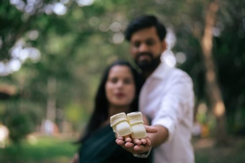 Best outdoor maternity photographer in Pune capturing the natural glow