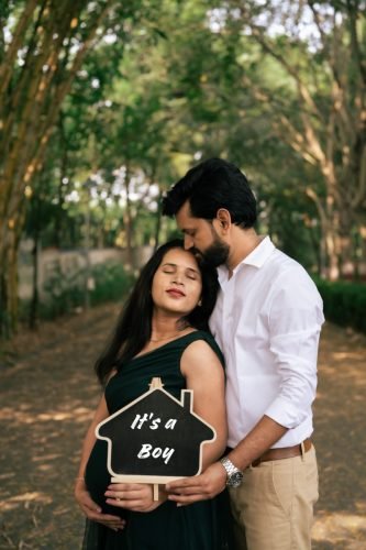 Elegant pregnancy photoshoot by the best maternity photographer in Pune