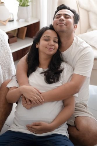 Capturing the natural pregnancy glow at our Pune maternity studio.